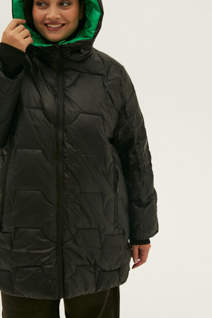 Удлиненная куртка пуховик на контрастной подкладке на зиму
