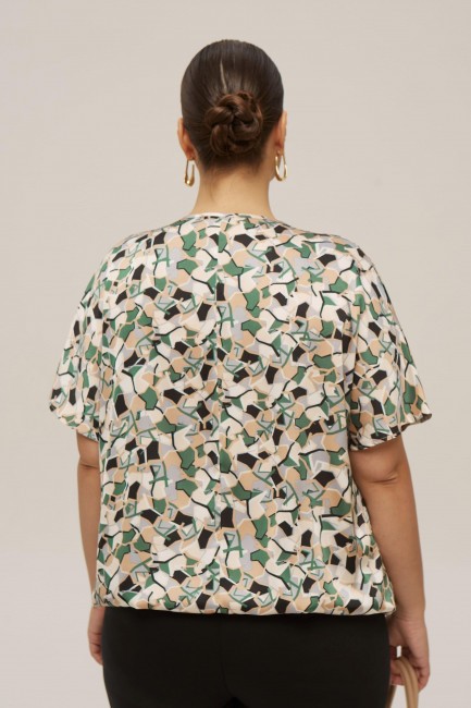 Шелковая туника с треугольным вырезом и встречной складкой большого размера купить онлайн в интернет-магазине одежды больших размеров для женщин с доставкой 