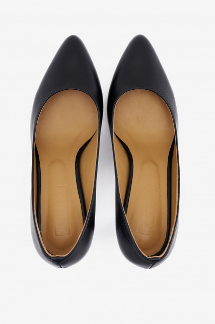 Лодочки из кожи на устойчивом каблуке