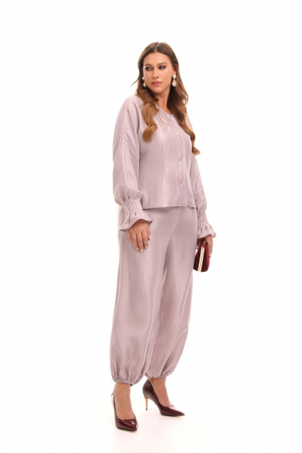 Приталенная блузка  из поливискозы с металлизированным блеском