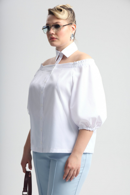 Рубашка с декольте и съемным воротником