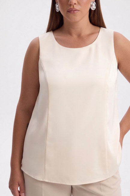 Топ молочного цвета на широких лямках – фото – Plus Size 50–64 – Моно-Стиль