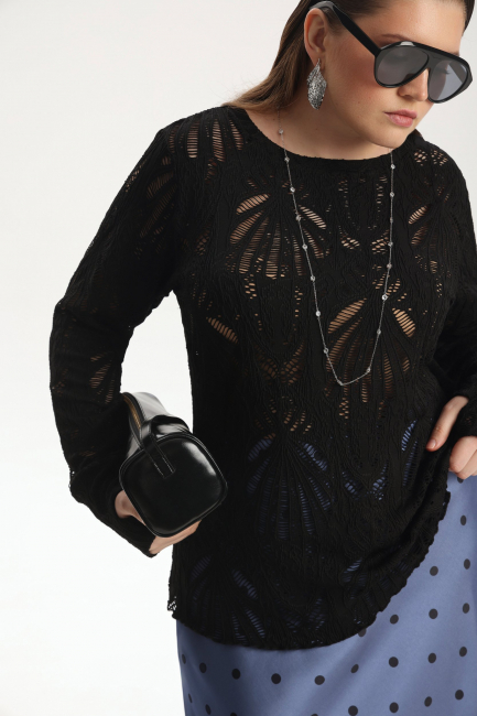 Кружевной лонгслив с отверстием для пальца