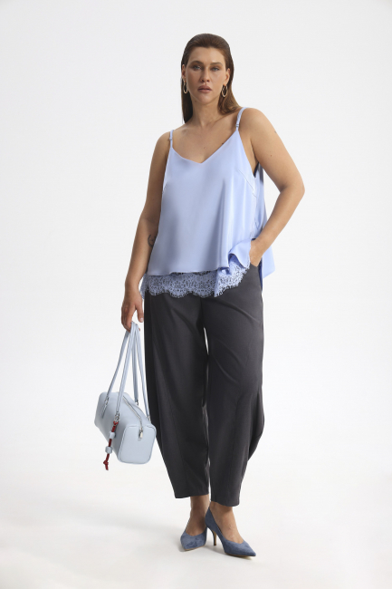 Топ с асимметричным низом и кружевом