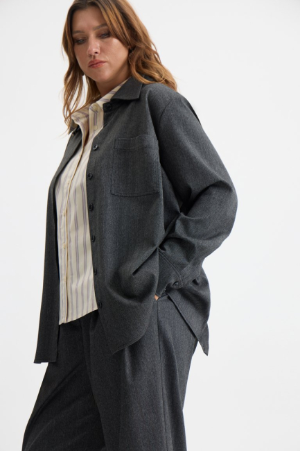 Рубашка с застежкой на спинке – фото – Plus Size 50–64 – Моно-Стиль