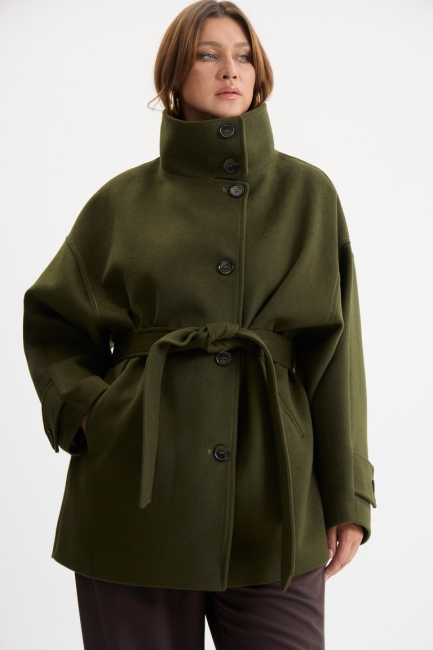Полупальто с высоким воротником стойка – фото – Plus Size 50–64 – Моно-Стиль