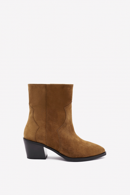 Замшевые короткие казаки