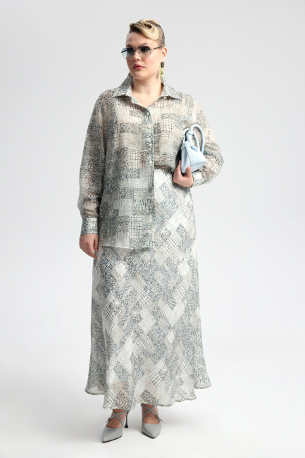 Блузка из поливискозы с серым принтом