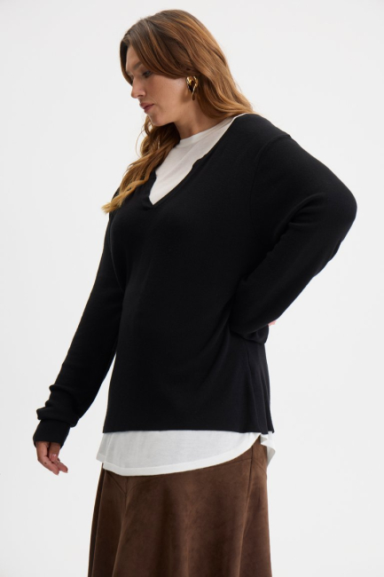 Джемпер двуслойный черного цвета – фото – Plus Size 50–64 – Моно-Стиль