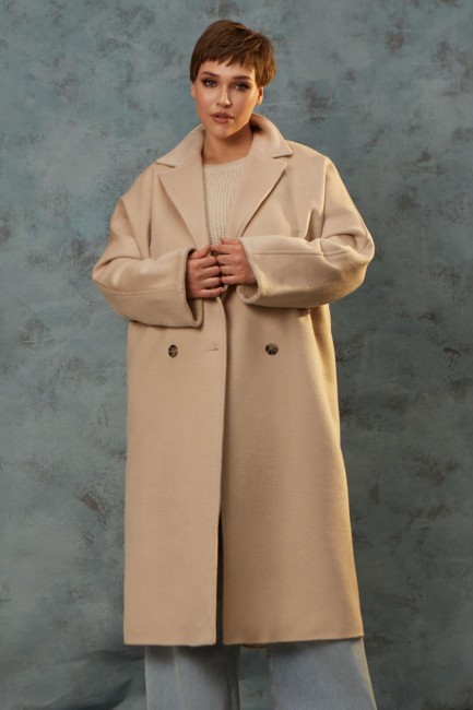Двубортное пальто из шерсти с ворсом в молочном оттенке