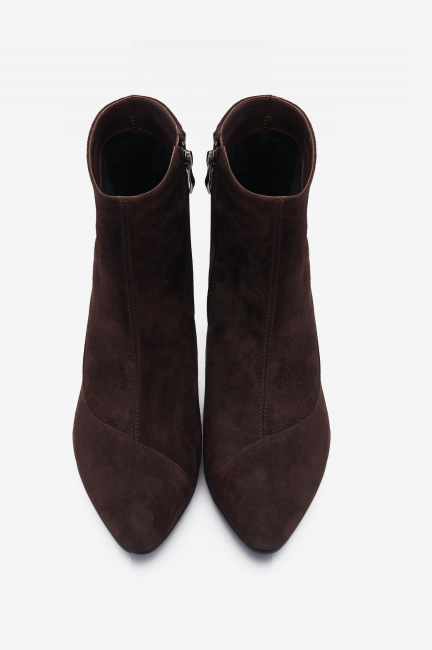 Ботильоны из замши с острым мысом