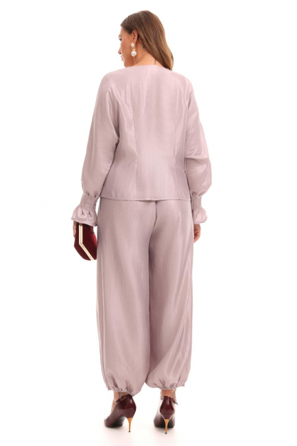 Приталенная блузка  из поливискозы с металлизированным блеском