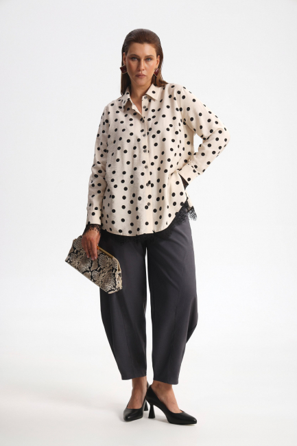 Блузка из вискозы с принтом горох