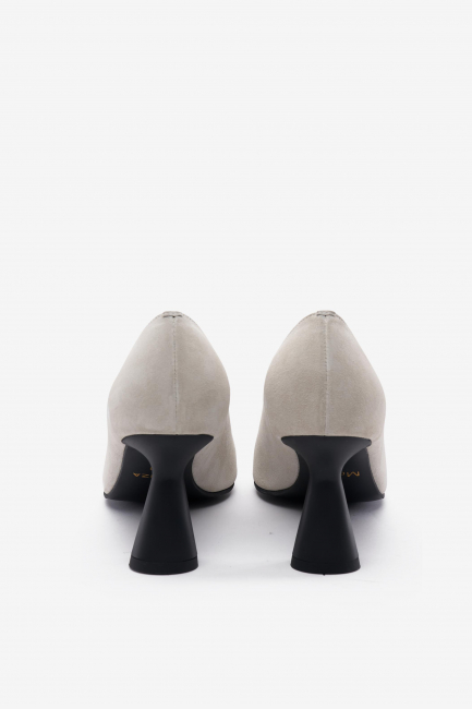 Замшевые лодочки с острым мысом