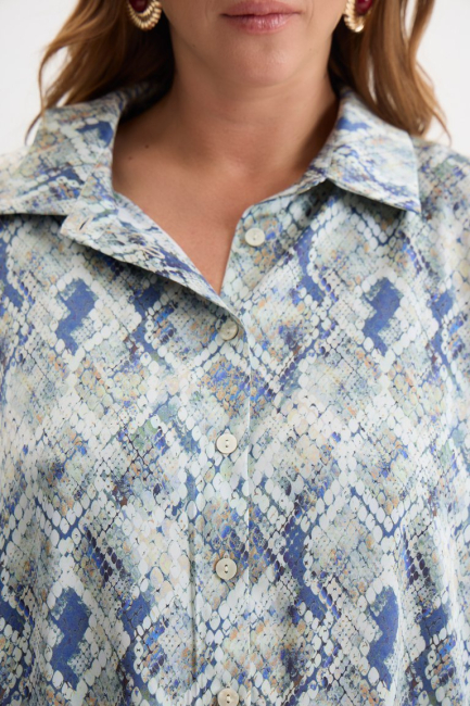 Блузка с принтом змея – фото – Plus Size 50–64 – Моно-Стиль