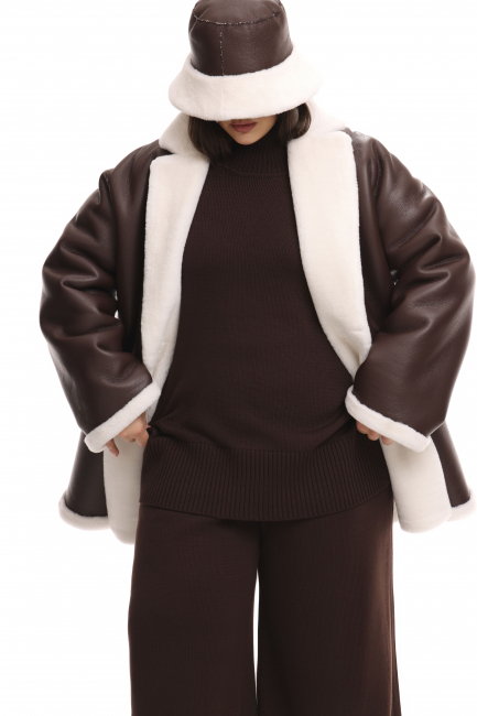 Панама из шерсти мериноса на экокоже наппа в оттенке шоколад