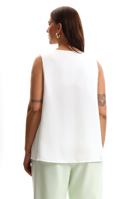 Топ из белой поливискозы