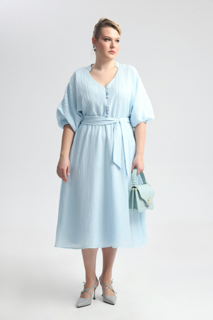 Платье жатой фактуры с цельнокроеным рукавом