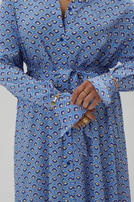 Платье макси на пуговицах из вискозы с голубым принтом