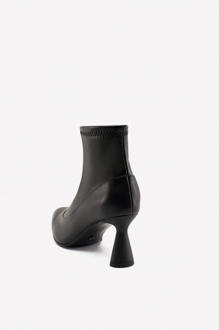 Ботильоны из кожи с острым мысом