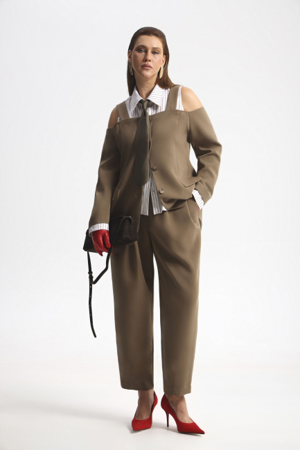 Жакет декольте с бретелями