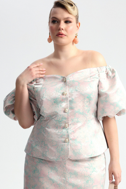 Жакет из жаккарда со спущенным плечом