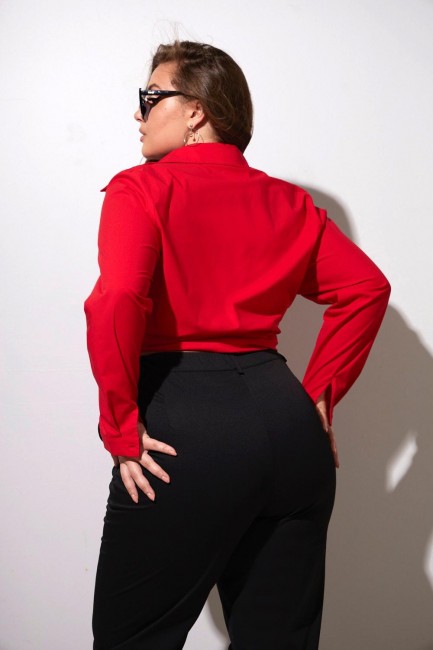 Укороченные черные прямые брюки на крупную женскую фигуру