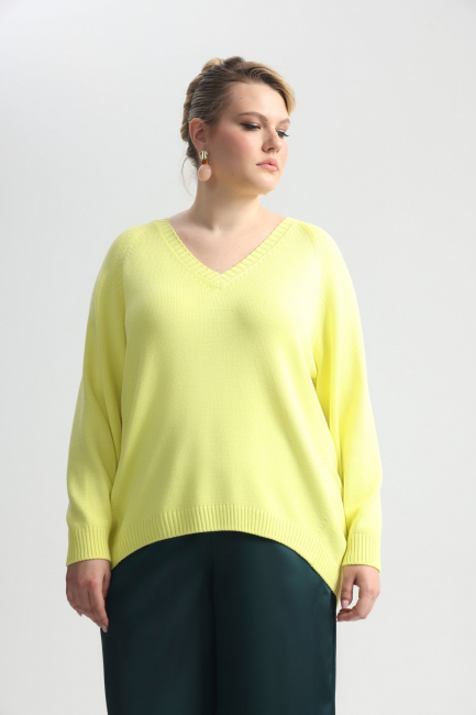 Пуловер из вискозы желтого цвета