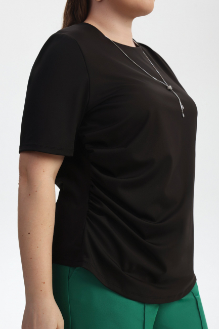 Футболка с декоративной драпировкой