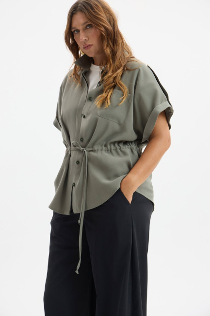 Блузка в стиле сафари цвета хаки – фото – Plus Size 50–64 – Моно-Стиль