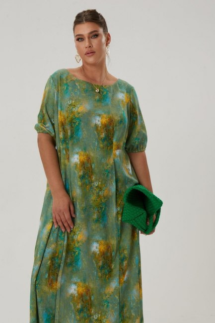 Приталенное платье с зеленым принтом
