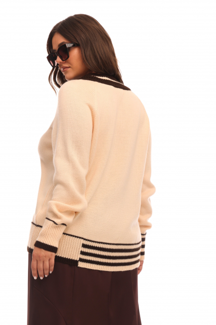 Пуловер преппи розово-бежевого цвета