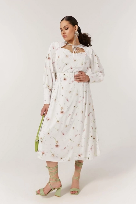 Платье трапеция с V-вырезом и рюшкой