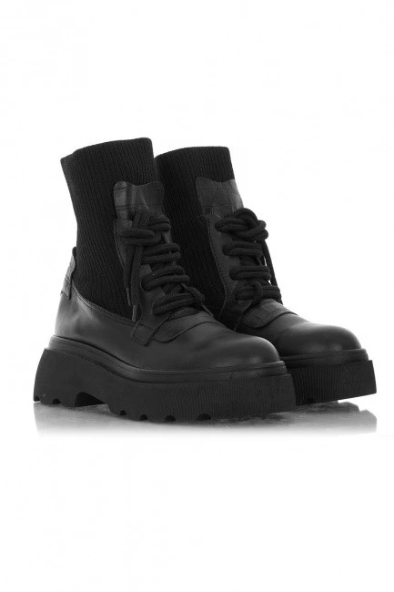 Черные кожаные ботинки с эластичным верхом на шнурке