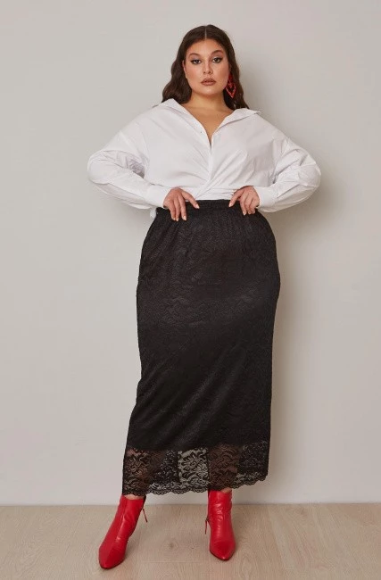 Двуслойная прямая юбка с разрезом из трикотажного кружева показать фото