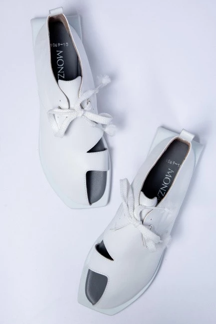 Белые кожаные сандалии с открытым пальцем большой размер