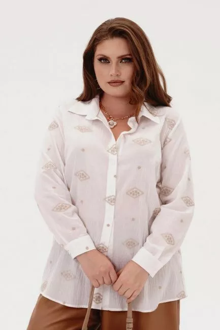 Рубашка в этно-стиле с английской вышивкой бежевого цвета