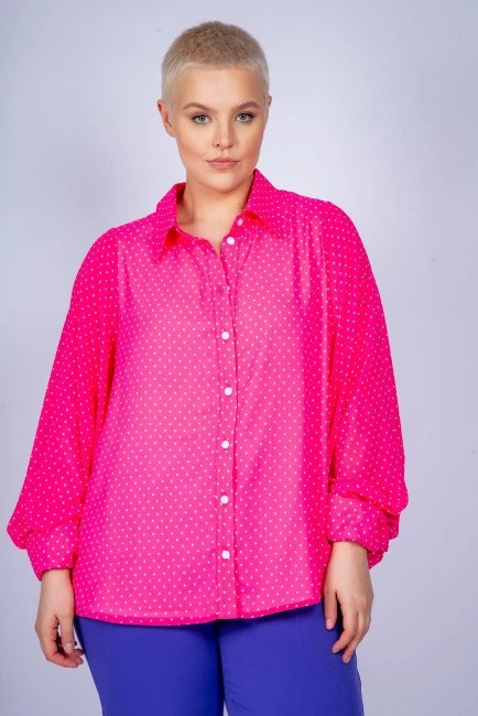 Розовая рубашка в горох с объемным рукавом и подкладкой поюс сайз