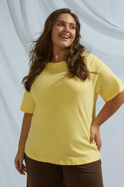 Базовая футболка relaxed fit с круглым вырезом желтого цвета купить онлайн